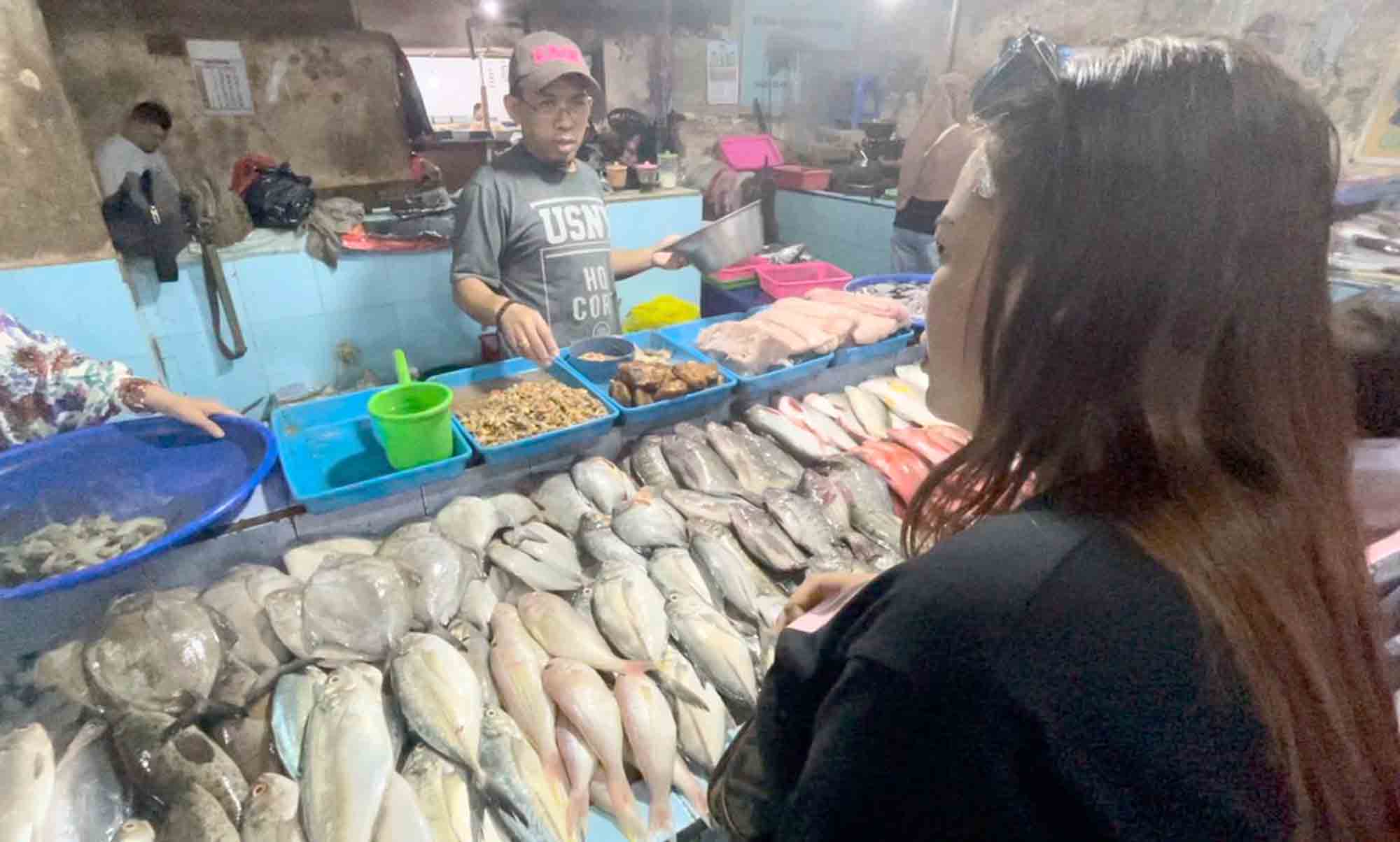 Pedagang ikan di Pasar Besar Malang