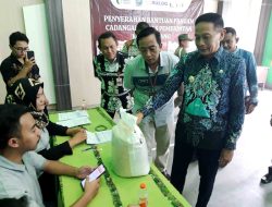 Warga Semringah Terima Bantuan Beras