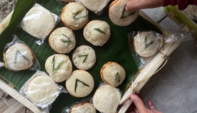 Kue apem untuk mengengan menyambut Ramadan.