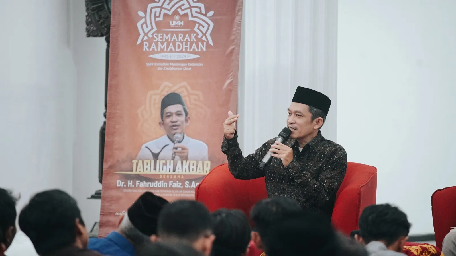 Ahli Filsafat dan dosen Fakultas Ushuludin serta Pemikiran Islam UIN Sunan Kalijaga Yogyakarta, Fahruddin Faiz, pada Tabligh Akbar Semarak Ramadhan Universitas Muhammadiyah Malang (UMM), Rabu (19/3/2024). Ist.