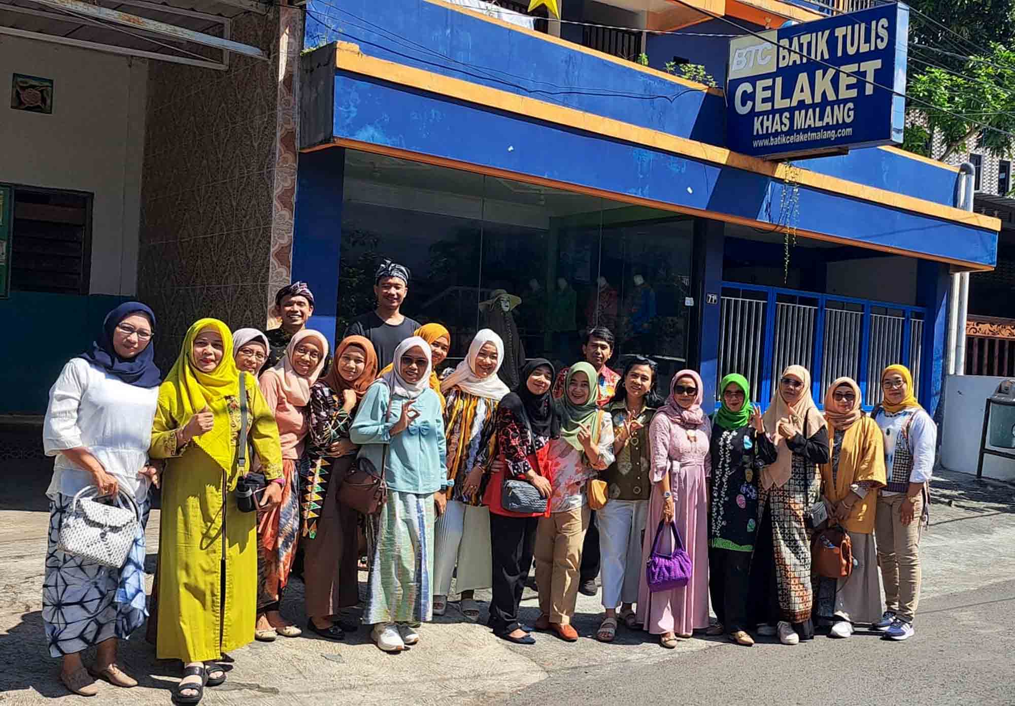 Asosiasi Perajin Batik Kota Malang, Jawa Timur, menggelar Talkshow Batik Malang mengusung tema Shibori Bukan Batik?, Minggu (5/5). Foto: Dok. Asosiasi Perajin Batik Kota Malang