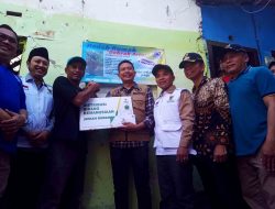 Mantan Petinju Dobrak Arter Terima Bantuan Bedah Rumah