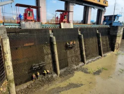 Tingkatkan Keandalan PLTA, PLN NP Kolaborasi dengan PJT I Laksanakan Flushing Waduk Wlingi dan Lodoyo
