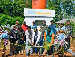 BSI dan BSI Maslahat Bantu Wakaf Sumur di Subang