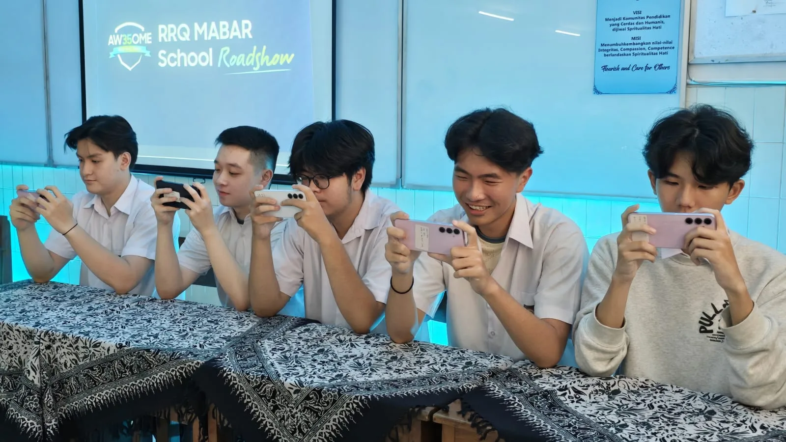 Keseruan aksi gaming RRQ MABAR School Roadshow. Ist