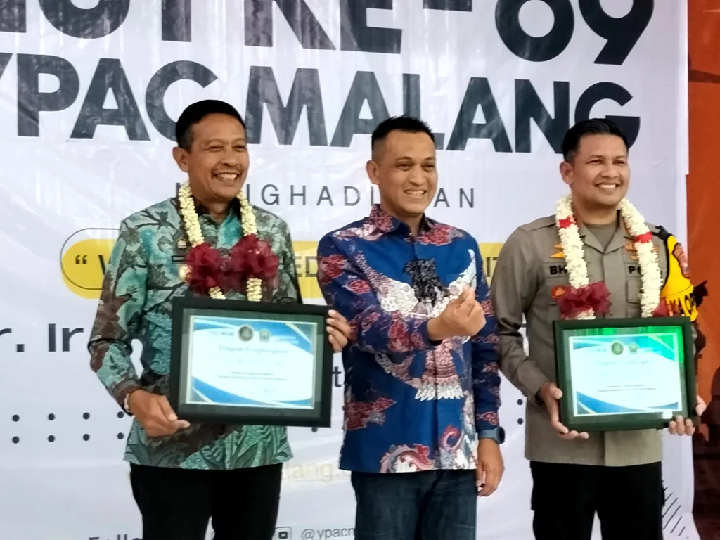 Penjabat Wali Kota Malang Wahyu Hidayat, Ketua Yayasan YPAC Malang Dr. rer. pol Romy Hermawan, S.Sos., M.Ap dan Kapolresta Malang Kota Kombes Pol Budi Hermanto, Jumat (26/7). Foto: Tugusatu/Bagus Suryo