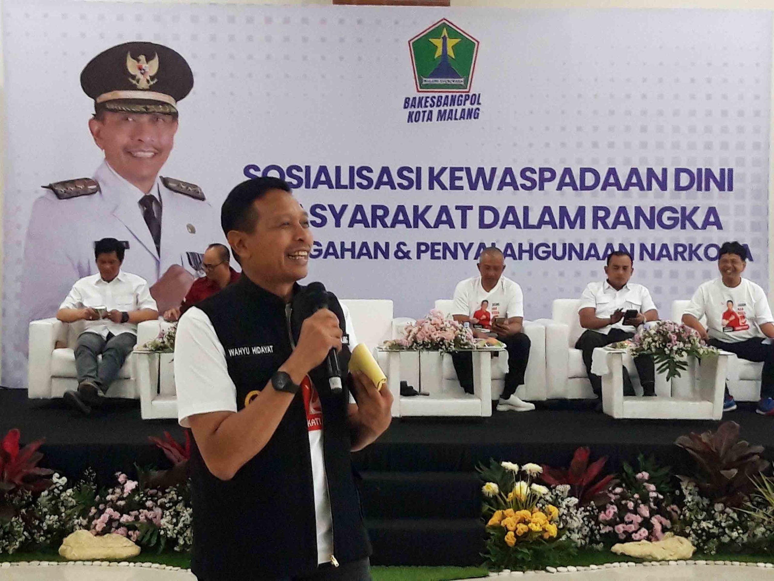 Penjabat Wali Kota Malang Wahyu Hidayat, saat sosialisasi kewaspadaan dini masyarakat dalam pencegahan dan penyalahgunaan narkoba, Minggu (14/7). Foto: Tugusatu/Bagus Suryo