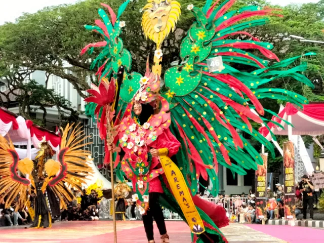 Malang Flower Carnival 2024 di pelataran Balai Kota Malang dan Alun-Alun Tugu Malang, Minggu (25/8). Foto: Tugusatu/Bagus Suryo