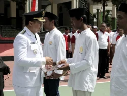 Pj. Walikota Iwan Kurniawan Serahkan 2.058 Remisi di Peringatan HUT ke-79 RI