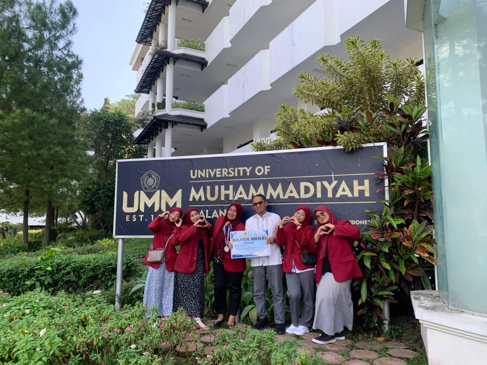 Tim mahasiswa dari Prodi Pendidikan Matematika Universitas Muhammadiyah Malang. Istimewa