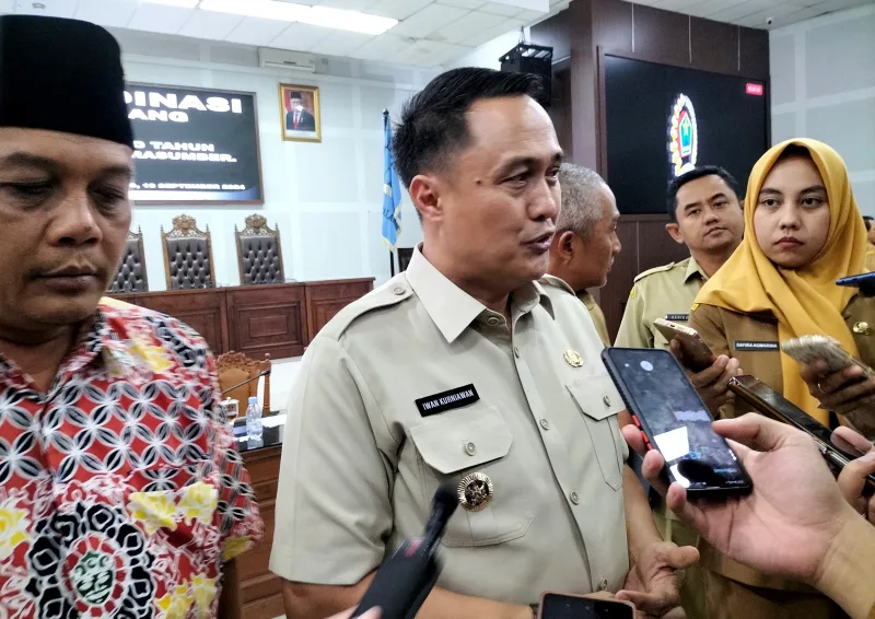 Penjabat Wali Kota Malang Iwan Kurniawan (kedua dari kiri). Foto: Tugusatu/Bagus Suryo