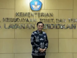 Prof. Iskhaq Iskandar: Dari Kondektur  Bus Hingga Jadi Guru Besar Universitas Sriwijaya