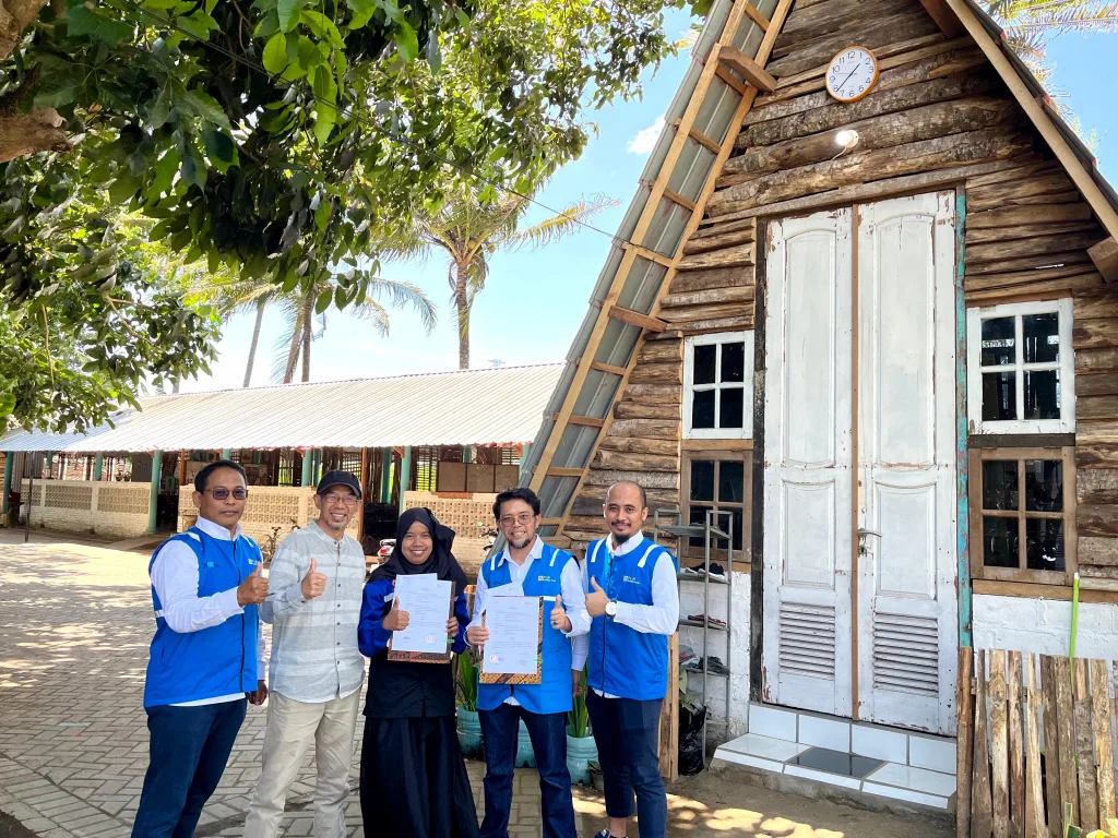 PLN Nusantara Power UP Brantas tandatangani kerja sama Program Pengembangan Madrasah Ibtidaiyah (MI) Bilingual Al-Ikhlas (MIBA) di Desa Sengguruh, Kecamatan Kepanjen, Kabupaten Malang, Jawa Timur, Senin (26/8). Foto: Tugusatu/Dok. PLN NP UP Brantas