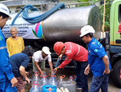 Peduli Bencana Kekeringan, PLN Nusantara Power UP Brantas Distribusikan Air Bersih di Kabupaten Tulungagung
