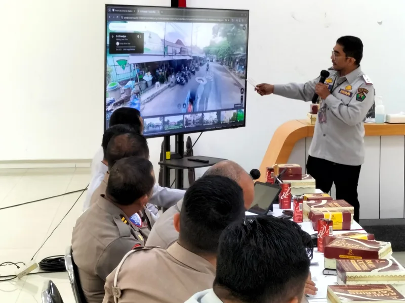 Rapat koordinasi Forum Lalu Lintas dan Angkutan Jalan, Kota Malang, Jawa Timur, Senin (30/9). Foto: Tugusatu/Bagus Suryo