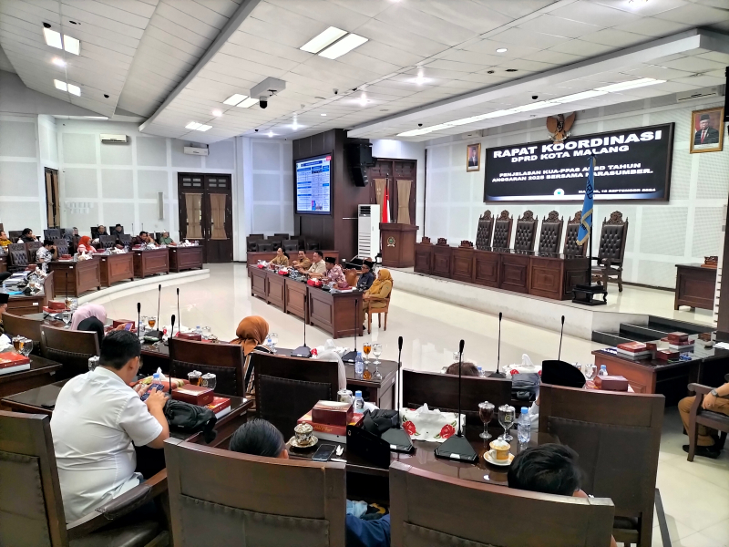Rapat pembahasan Kebijakan Umum Anggaran Pendapatan dan Belanja Daerah dan Perubahan Prioritas dan Plafon Anggaran Sementara (KUA-PPAS) di DPRD pada 10 September 2024. Foto: Tugusatu/Bagus Suryo