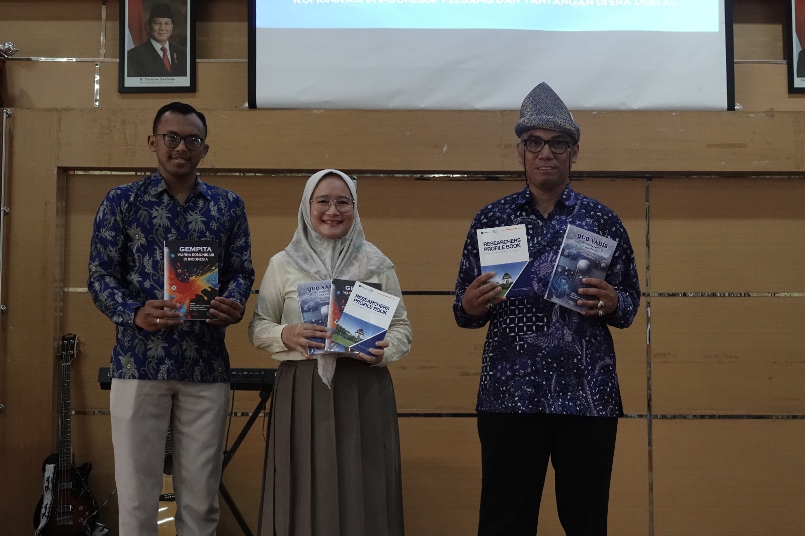 Tiga buku yang diluncurkan Departemen Ilmu Komunikasi UB. Istimewa