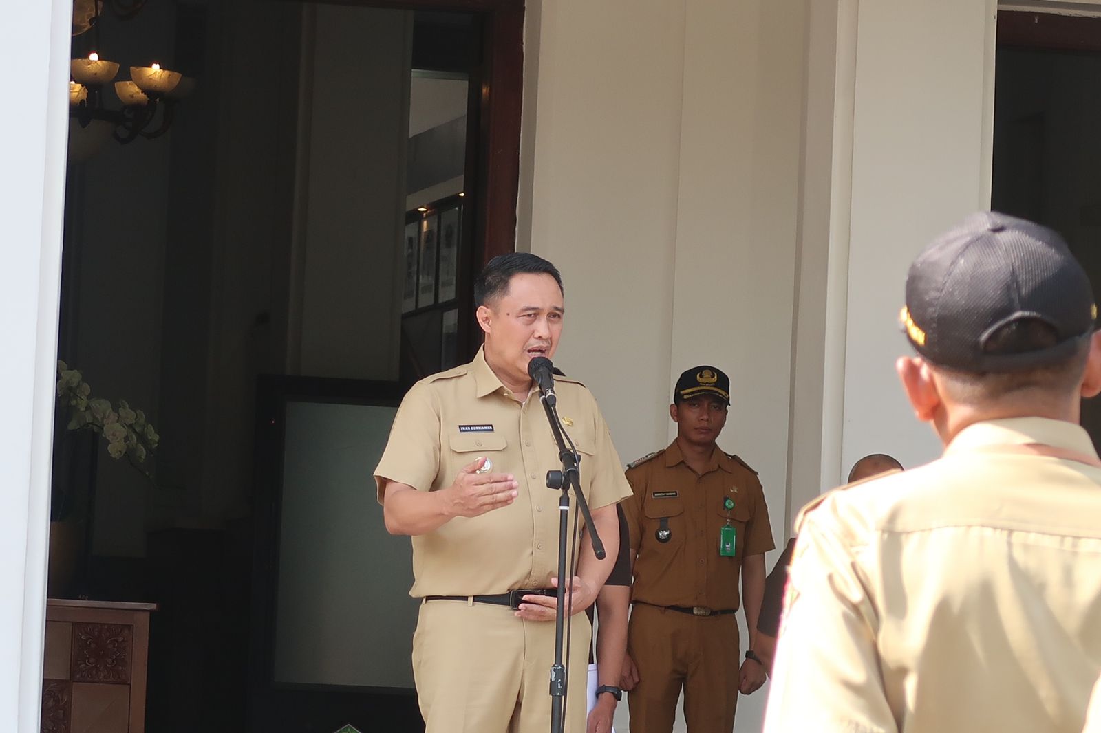 Pj. Wali Kota Malang, Iwan Kurniawan, pada pada apel pagi di halaman depan Balai Kota Malang, Senin (18/11/2024), Istimewa
