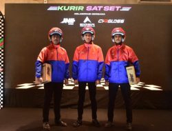 Gandeng EIGER Tropical Adventure dan Cargloss Helmets,  JNE Luncurkan Jaket dan Helm Kurir