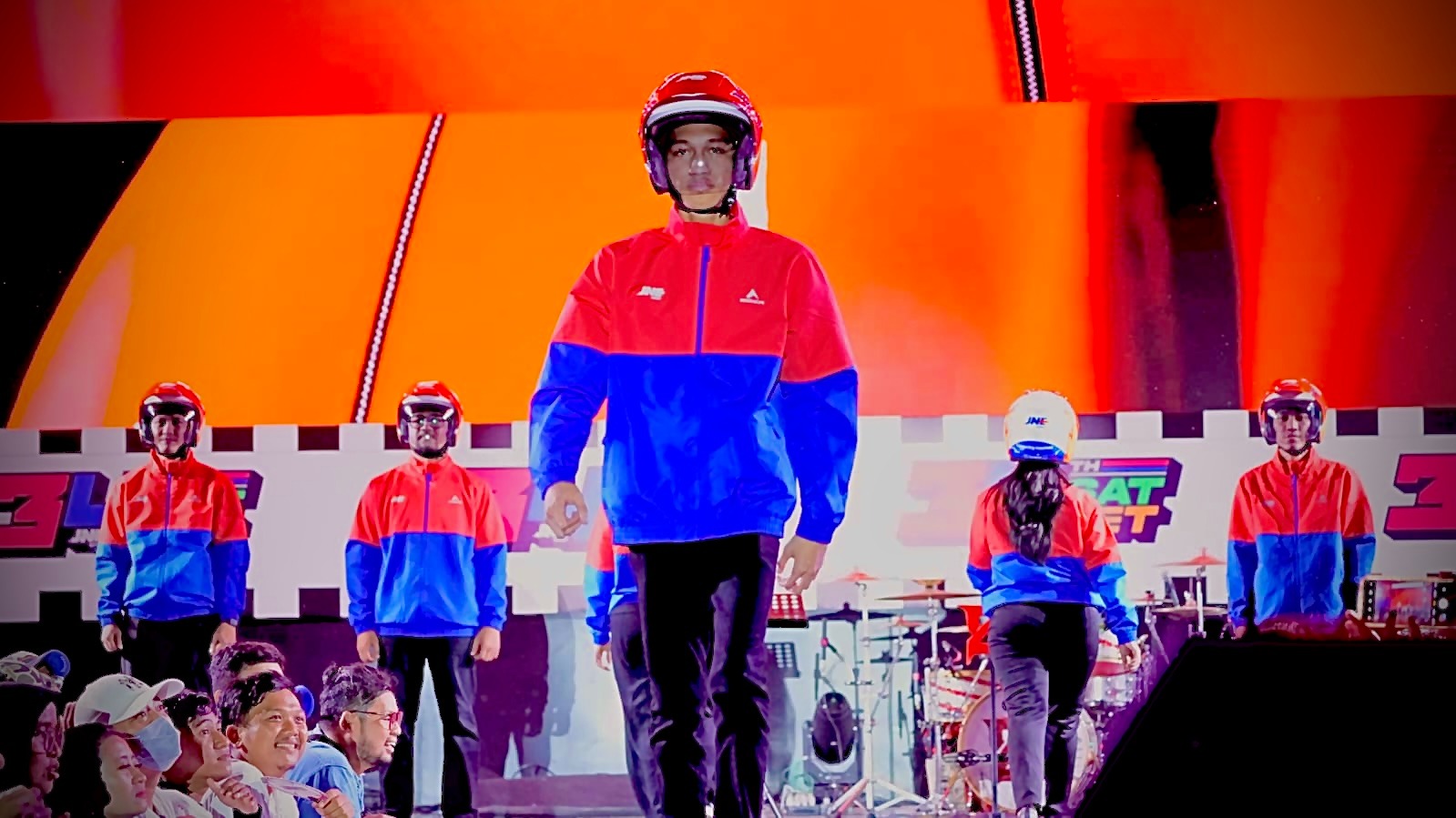 Launching jaket kurir kolaborasi bersama Eiger dan Cargloss Helm yang di bintangi oleh Mr. Kurir. Istimewa