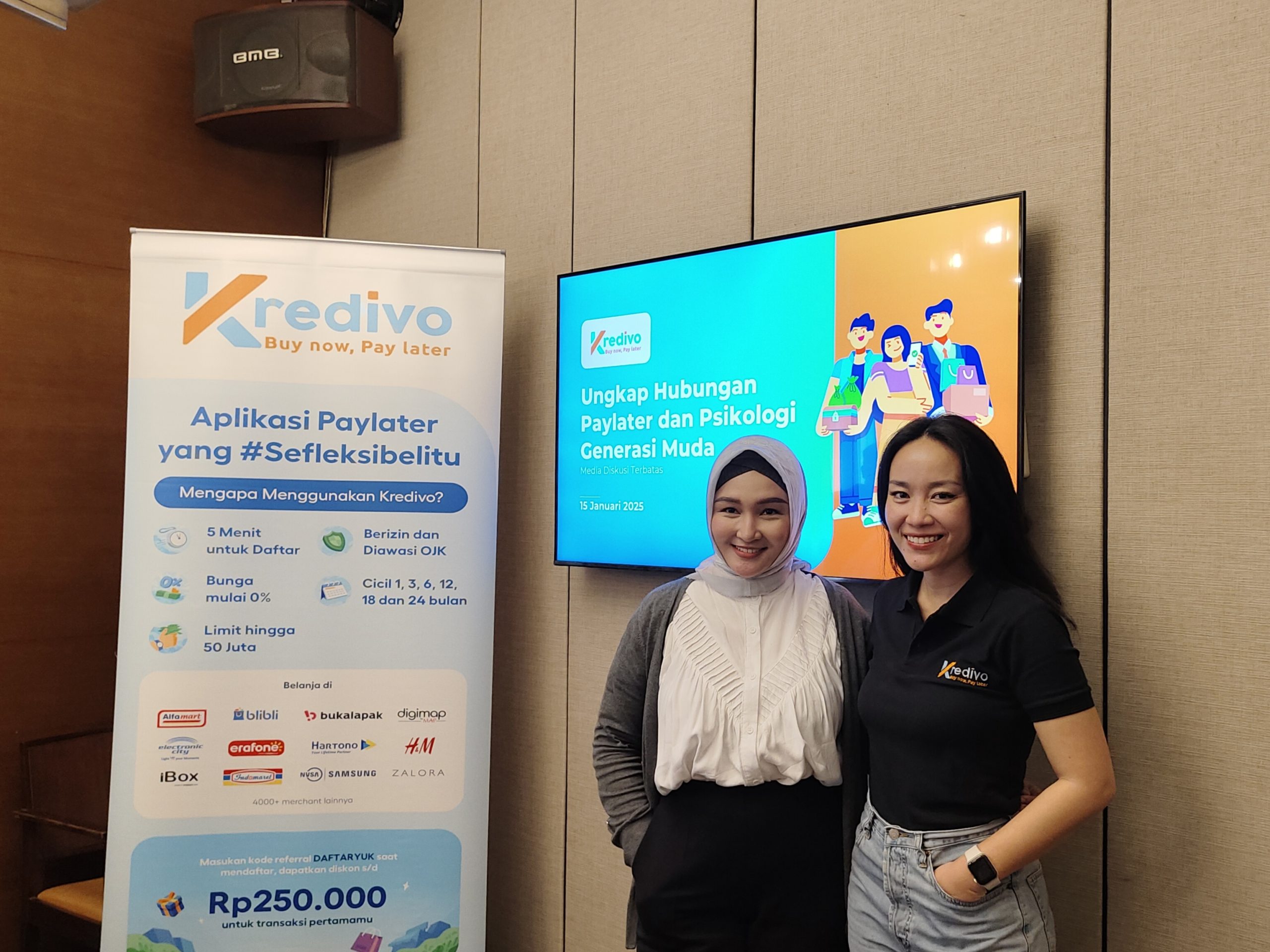 Disya Arinda, Psikolog, Psikolog Klinis  (kiri) dan Indina Andamari, SVP Marketing & Communications Kredivo dalam diskusi bersama media di Jakarta beberapa waktu lalu. Istimewa
