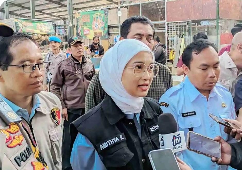 Ketua DPRD Kota Malang Amithya Ratnanggani Sirraduhita dan Forkopimda saat sidak pasar menjelang Ramadan, Rabu (26/2). Foto: Dok. Doddy Rizky