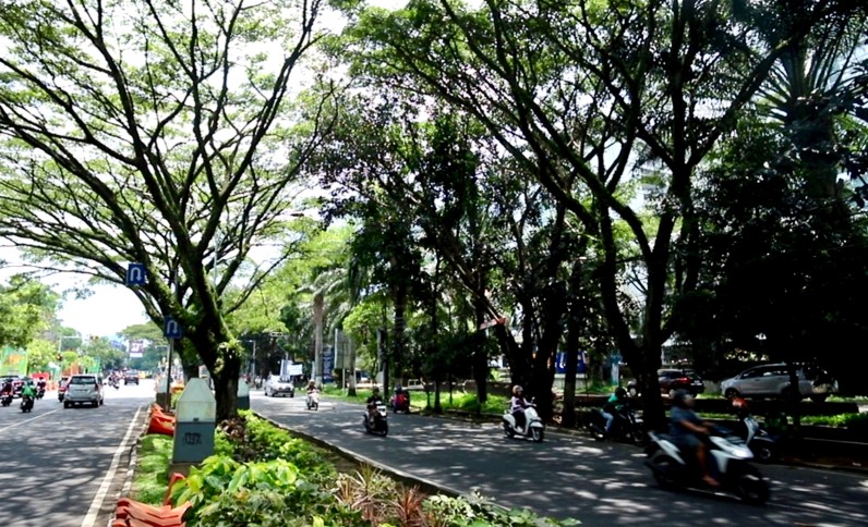 Suasana di Jalan Soekarno Hatta (Suhat) Kota Malang, Jawa Timur. Foto: Dok Tugusatu.com