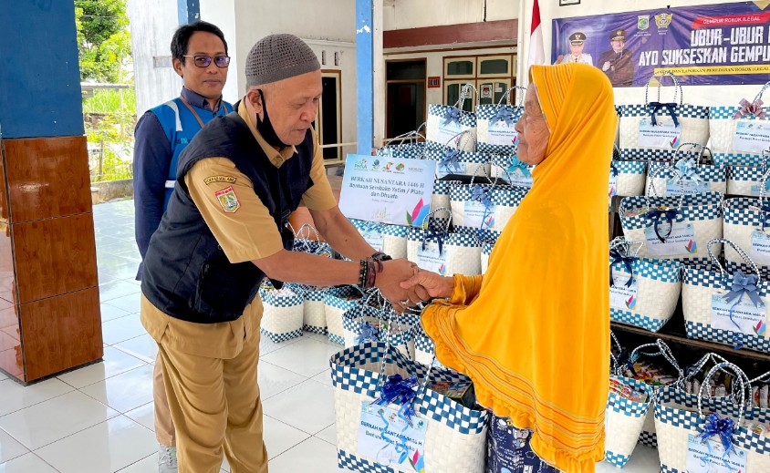 PLN NP UP Brantas menyalurkan paket sembako sebagai wujud menghadirkan kebahagiaan di Bulan Suci Ramadan 1446 H/2025.