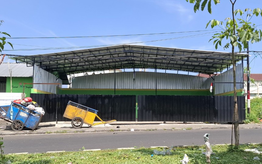 TPS Tombro Kota Malang usai revitalisasi kini lebih ramah lingkungan. Foto: Tugusatu/Bagus Suryo
