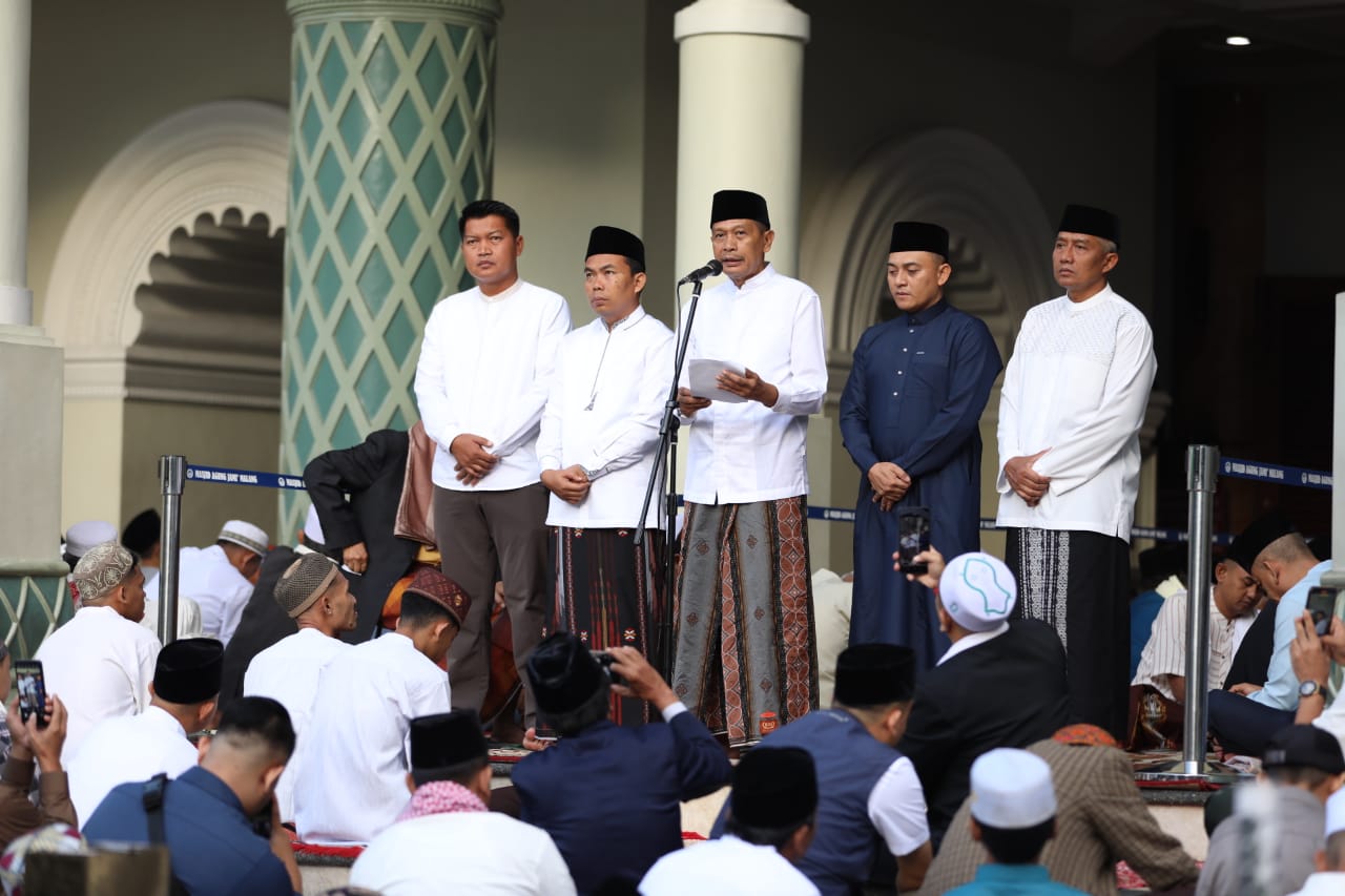 Wali Kota Malang Wahyu Hidayat salat Idul Fitri menyampaikan semua pihak menjaga gotong royong. Foto: dok Bagian Prokompim Kota Malang
