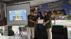 Kepala Sekolah Luar Biasa (SLB) YPAC Malang, Zita Margaretha Siti S.Pd.Gr (kanan) saat kuliah tamu di Fisip Universitas Brawijaya, Malang, Jatim. Foto: rok SLB YPAC Malang