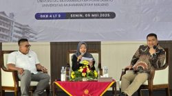 Dosen Prodi Pendidikan Guru Sekolah Dasar Universitas Muhammadiyah Malang (UMM), Frendy Aru Fantiro (kanan) bersama , Assoc Prof. Yudha Febrianta (kiri) saat menjadi pemateri kulaih tamu bertajuk ‘Menggali Bakat, Mengasah Minat: Menjadi Guru SD yang Inspiratif, Kreatif, Inovatif, dan Profesional’,  di UMM, Senin (5/5/2025). Istimewa