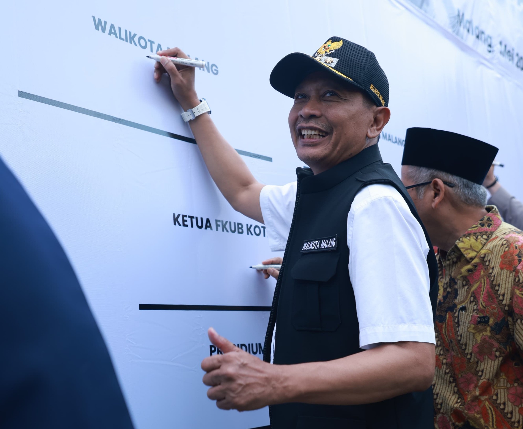 Wali Kota Malang Wahyu Hidayat mendeklarasikan antipremanisme dan ormas bermasalah bersama Forkopimda, Jumat (23/5). Foto: dok Bagian Prokompim Kota Malang