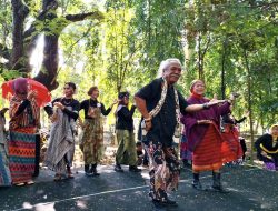 Peringati Hari Lansia, Jowo Line Dance Jadikan Hutan Malabar Ruang Pelestari Seni dan Budaya