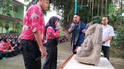 Siswa SMPN 14 Kota Malang semakin cinta sejarah dan kebudayaan bangsa lewat Program Museum Keliling, Rabu (21/5). Foto: Tugusatu/Bagus Suryo