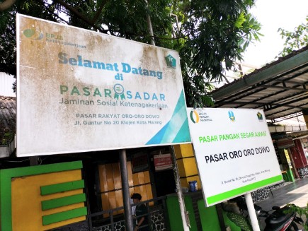 Pasar Oro Oro Dowo Kota Malang sebagai pasar sadar jaminan sosial ketenagakerjaan. Foto: dok tugusatu.com