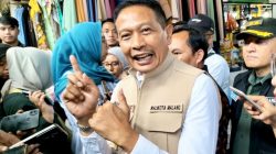 Wali Kota Malang Wahyu Hidayat berkomitmen merealisasikan BPJS Ketenagakerjaan untuk pekerja rentan. Foto: Tugusatu/Bagus Suryo