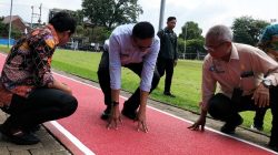 Wali Kota Malang Wahyu Hidayat dan Wakil Wali Kota Malang Ali Muthohirin bersama Kepala Disporapar Baihaqi mengecek venue Porprov IX Jatim 2025. Foto: Tugusatu/Bagus Suryo