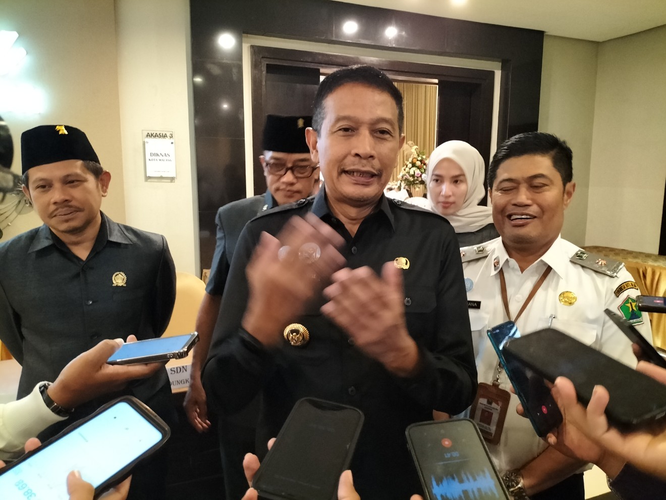 Wali Kota Malang Wahyu Hidayat berkomitmen menuntaskan secepatnya persoalan anak tidak sekolah. Foto: Tugusatu/Bagus Suryo