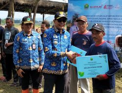 Perkuat Ketahanan Pangan, Wali Kota Wahyu Salurkan Bantuan Alsintan dan Benih Padi