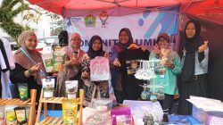 Pelaku UMKM tergabung dalam Komunitas Perempuan Mandiri Sumber Perubahan (PREMAN SUPER) Kecamatan Blimbing, Kota Malang. Foto: Tugusatu/Bagus Suryo