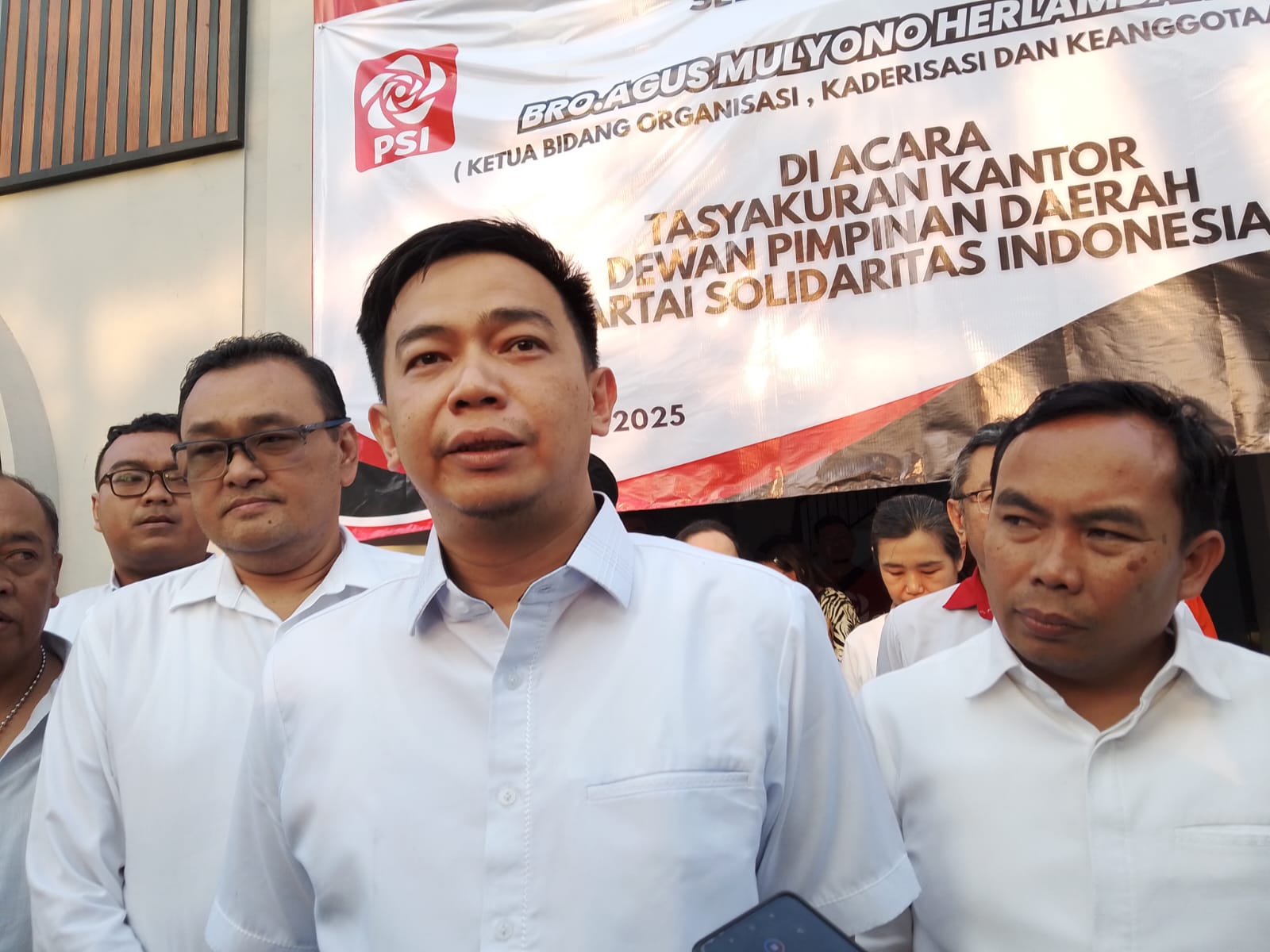 Agus Mulyono Herlambang, Calon Ketua Umum DPP PSI, melakukan blusukan di DPD PSI Kota Malang, Rabu (16/7/2025). Foto: Tugusatu/ist
