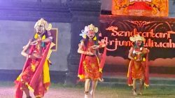 Sanggar Seni Denendar di Kota Batu, Jawa Timur, menggelar uji kompetensi tari di Amfiteater Sendratari Arjuna Wiwaha, Kota Batu, Minggu (13/7). Foto: Dok Sanggar Seni Denendar