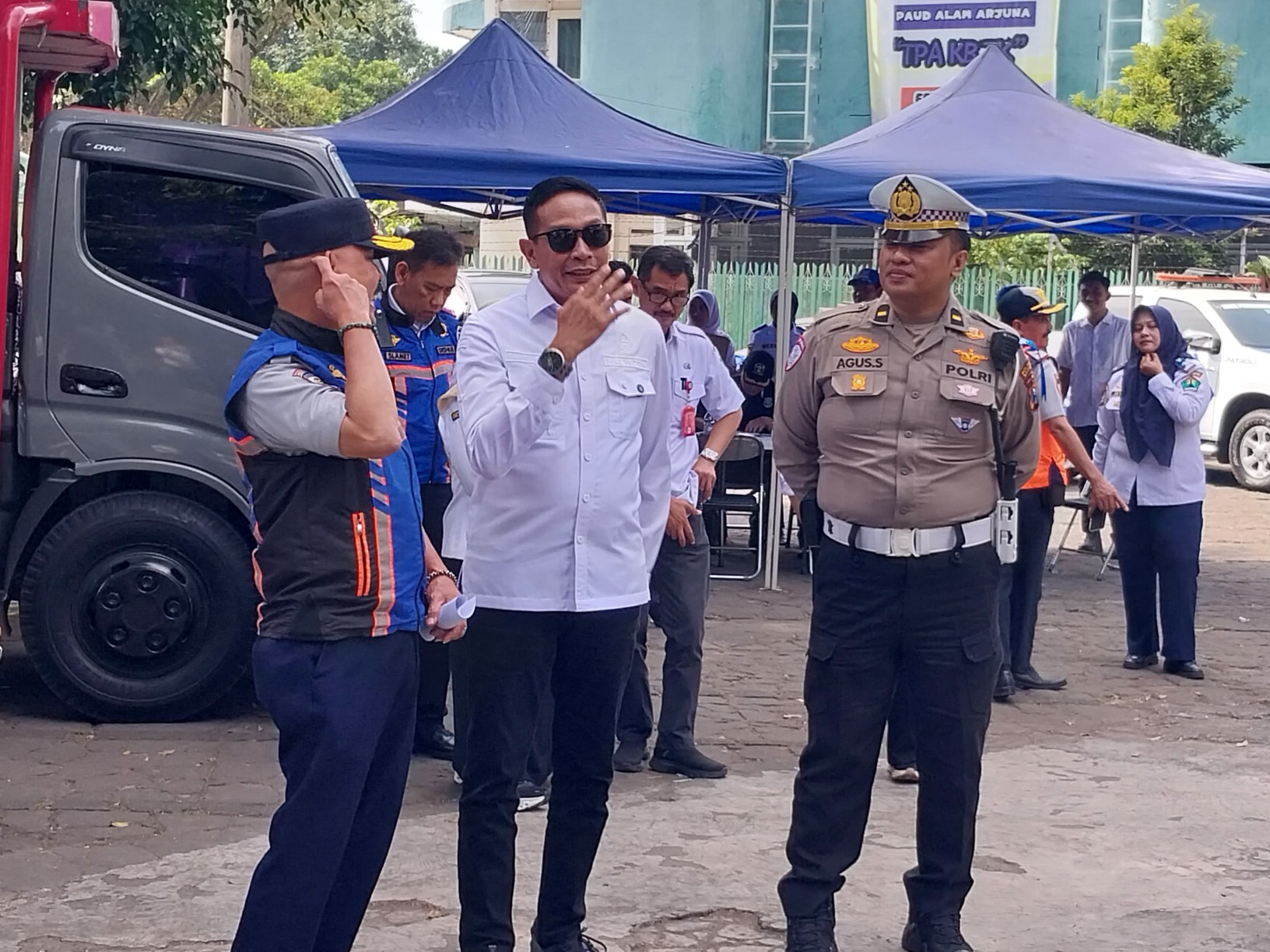 Wali Kota Malang Wahyu Hidayat (tengah) memimpin operasi sadar keselamatan dan ketertiban lalu lintas dan angkutan jalan. Foto: Tugusatu/Maghfirotul Hasanah
