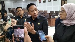 Wali Kota Malang Wahyu Hidayat menyiapkan SDM pengurus Koperasi Merah Putih melalui bimbingan teknis perkoperasian. Foto: Tugusatu/Bagus Suryo