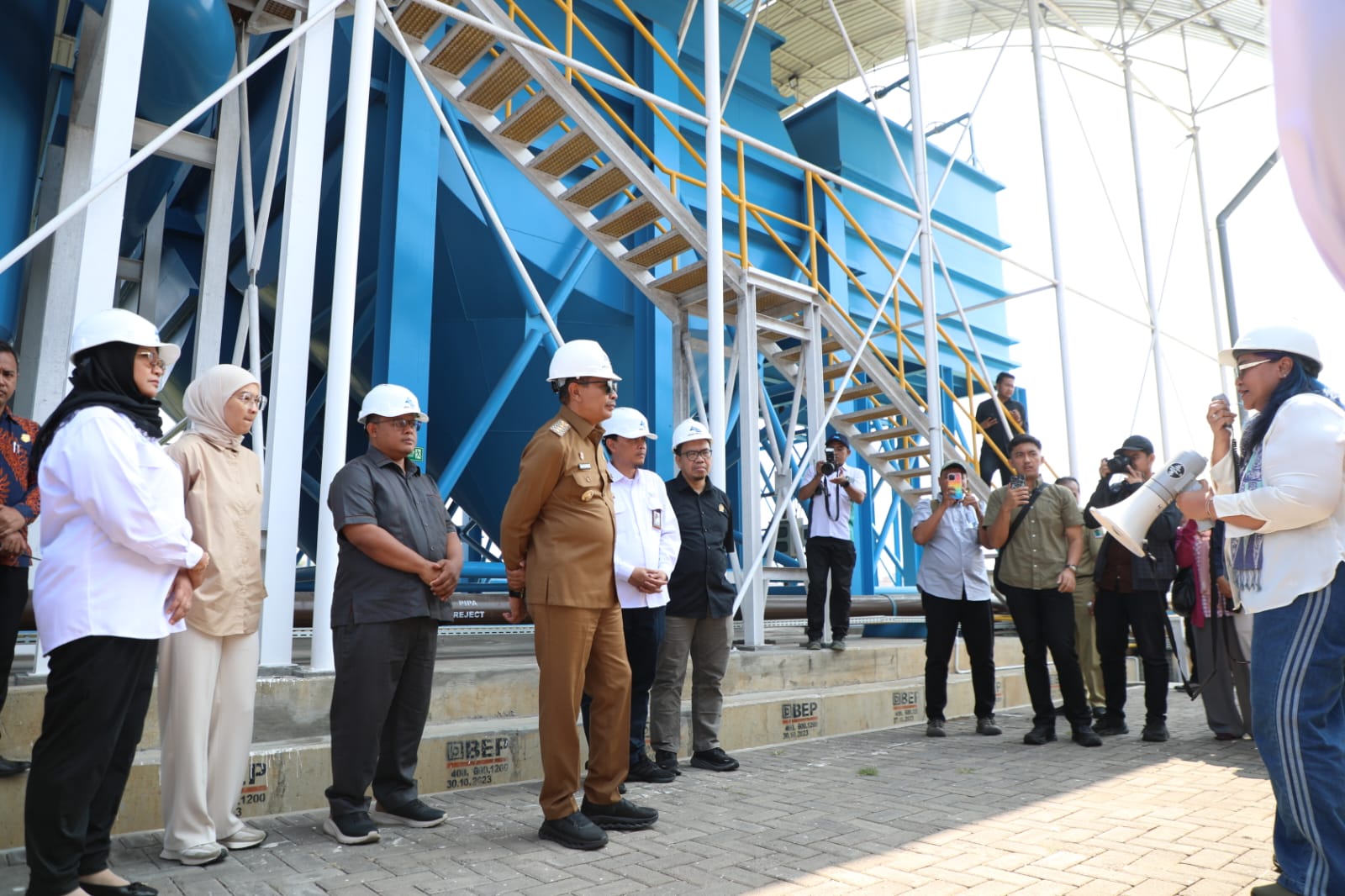 Wali Kota Malang Wahyu Hidayat bersama stakeholder meninjau SPAM Bango.