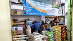 Supriyono, pedagang beras di Pasar Bunulrejo, Malang. Foto: Tugusatu/Bagus Suryo