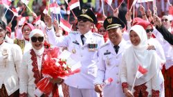 Wali Kota Malang Wahyu Hidayat dan Wakil Wali Kota Malang Ali Muthohirin bersama Forkopimda beserta masyarakat merayakan HUT RI ke-80 di Balai Kota Malang, Minggu (17/8). Foto-foto Dok Bagian Prokompim Kota Malang