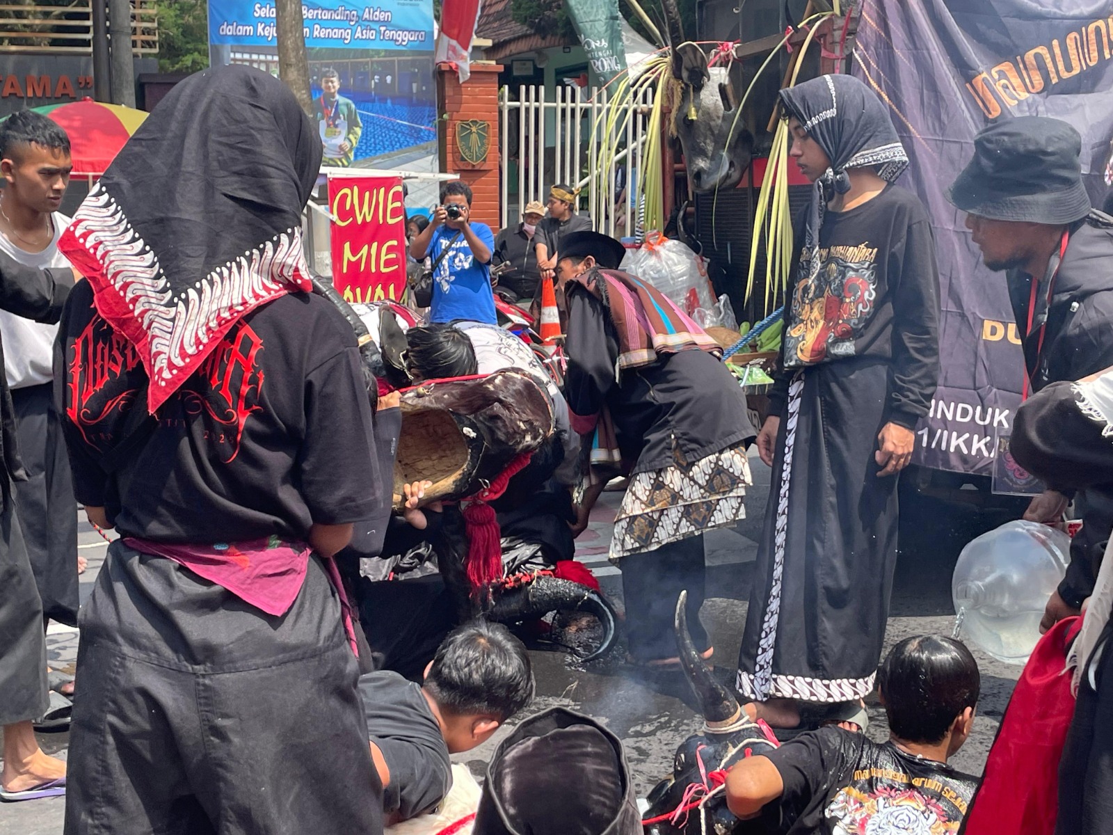Pentas budaya mberot di Malang. Istimewa