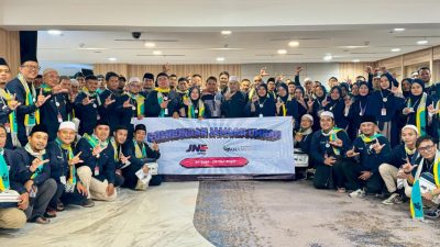 Tingkatkan Kesejahteraan, JNE Berangkatkan 1.643 Karyawan Ibadah Umrah